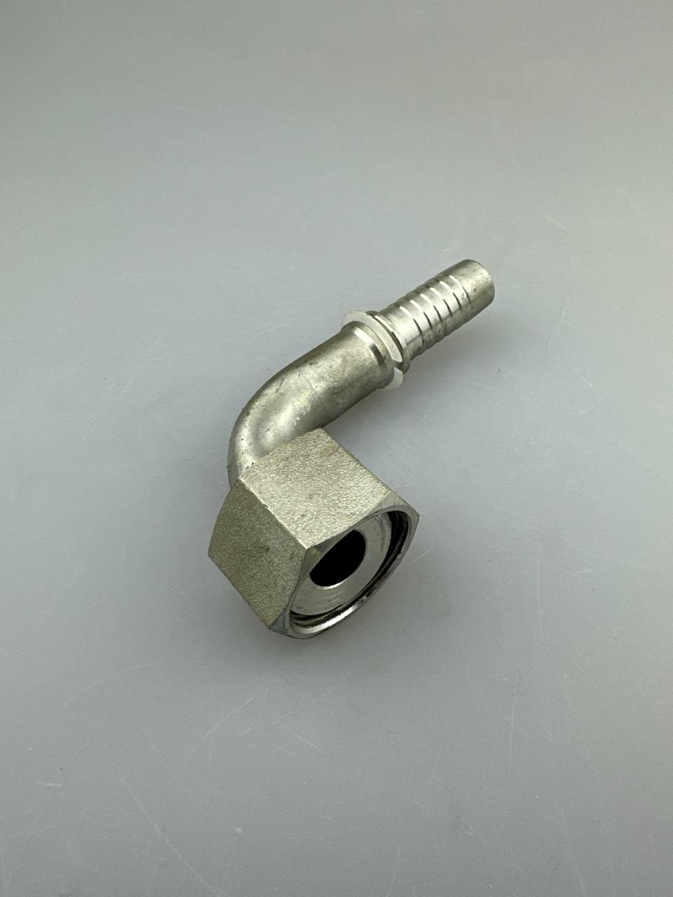 Фитинг ORFS 1.7/16 dn20(90)