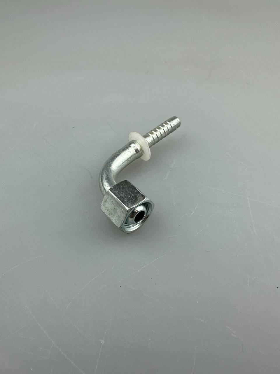 Фитинг DK М16х1,5 dn8 (90)