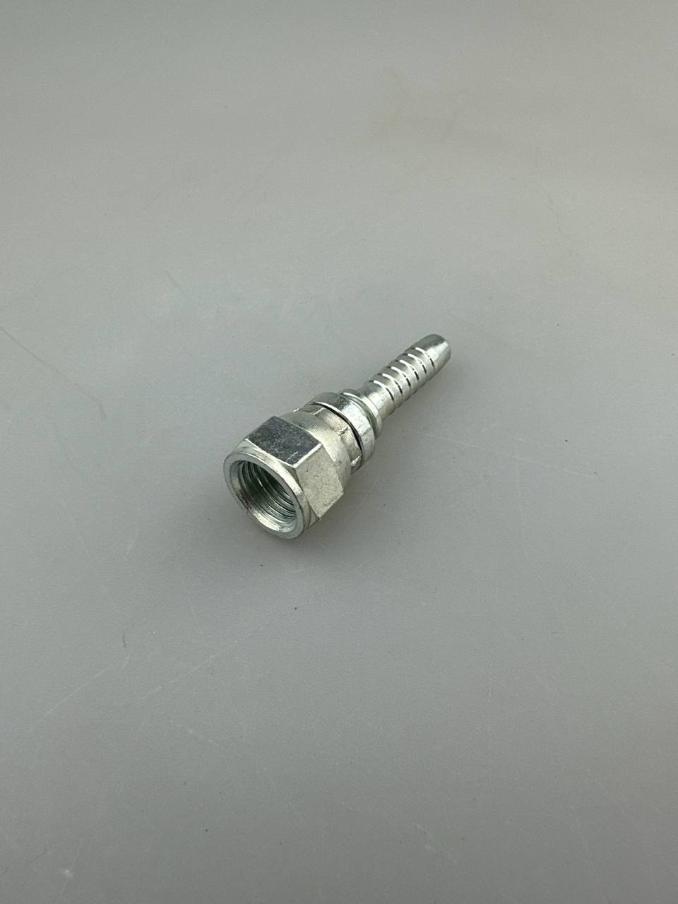 Фитинг JIC 9/16 dn8