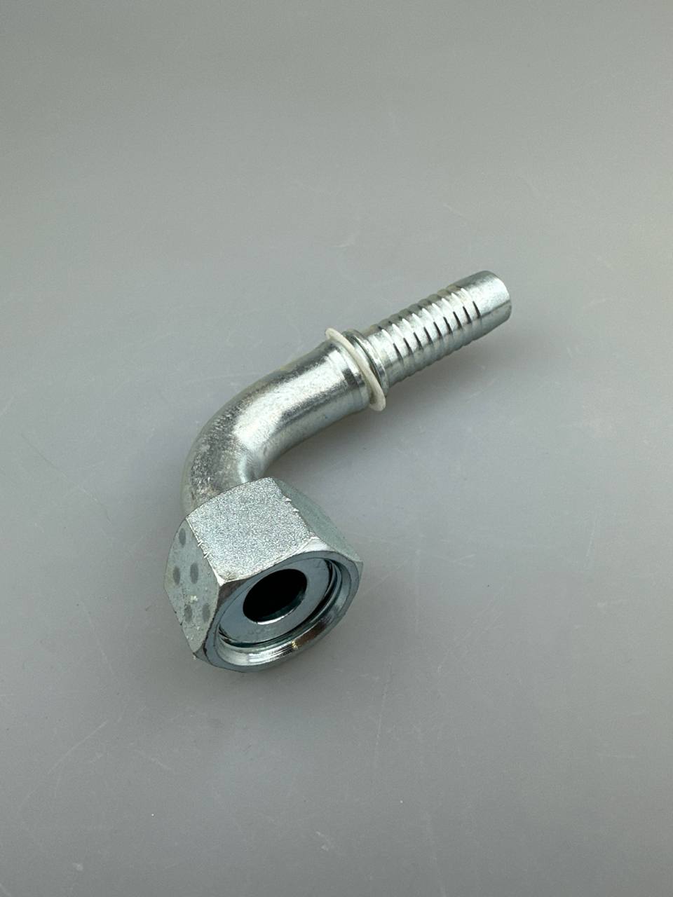 Фитинг ORFS 1 3/16 dn20 (90)