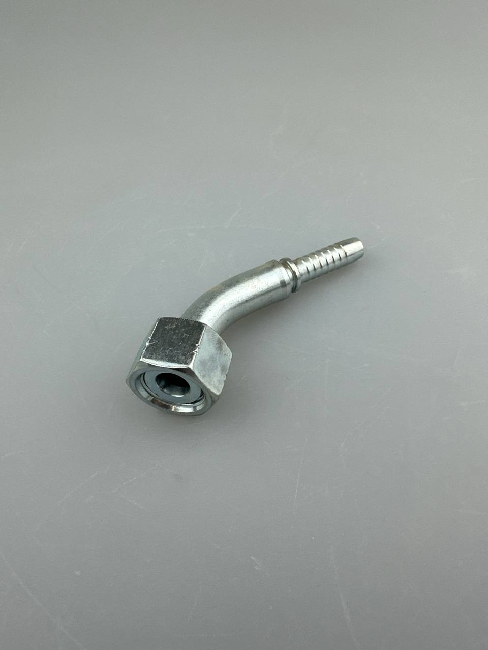 Фитинг ORFS 13/16 dn10 (45)