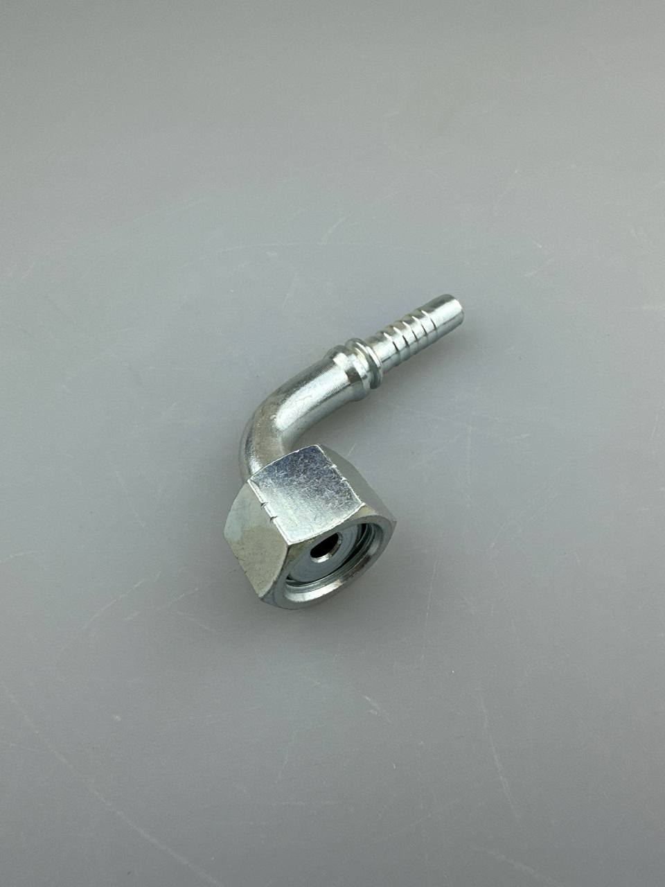 Фитинг ORFS 13/16 dn10 (90)