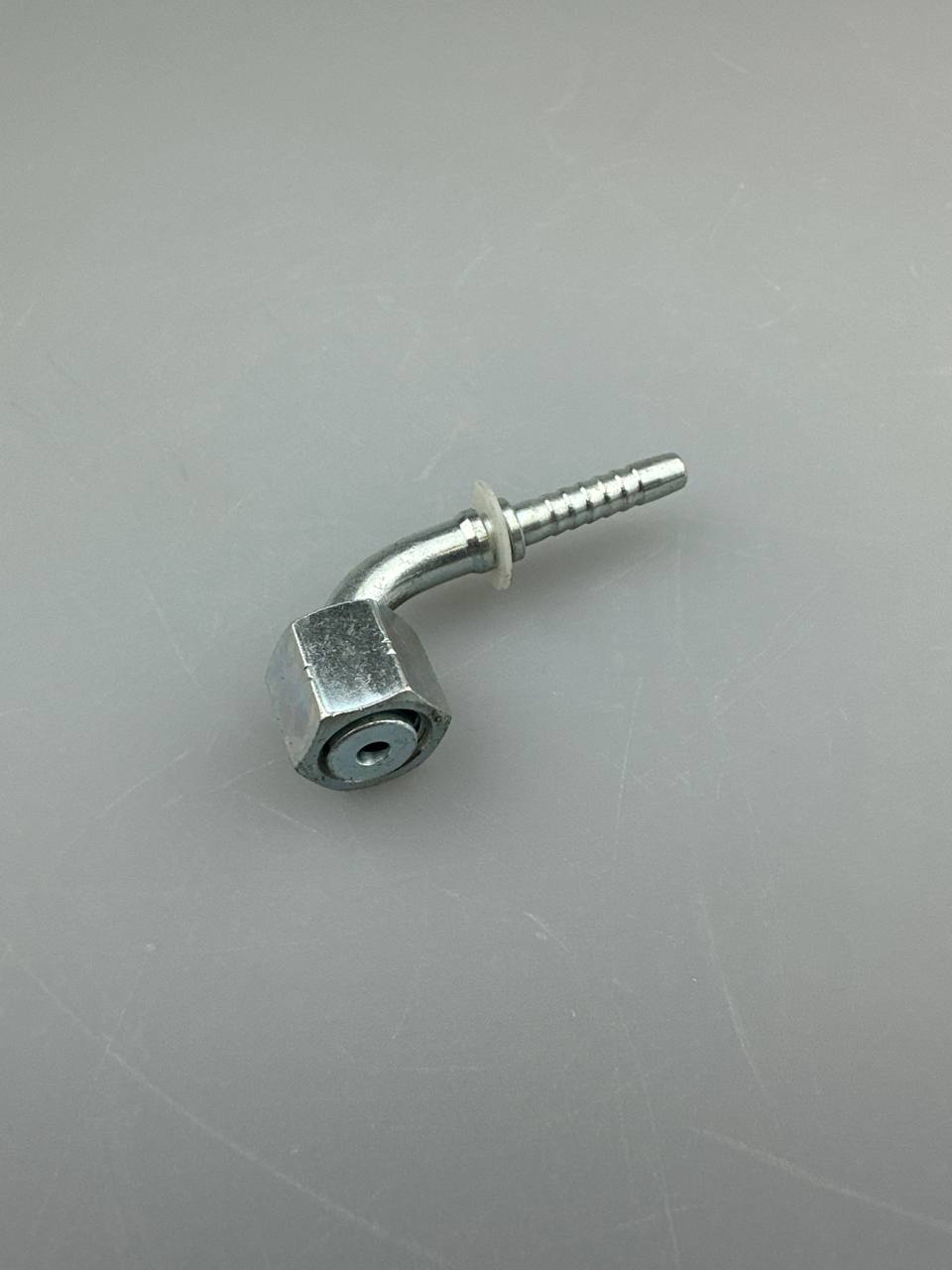 Фитинг ORFS 9/16 dn6 (90)