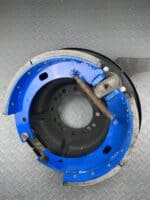 Тормоз правый ТО-33.05.15.140 в сборе