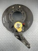 Тормоз правый ТО-33.05.15.140 в сборе