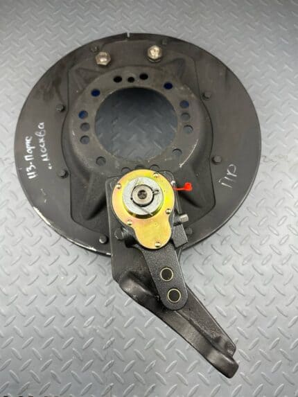 Тормоз правый ТО-33.05.15.140 в сборе