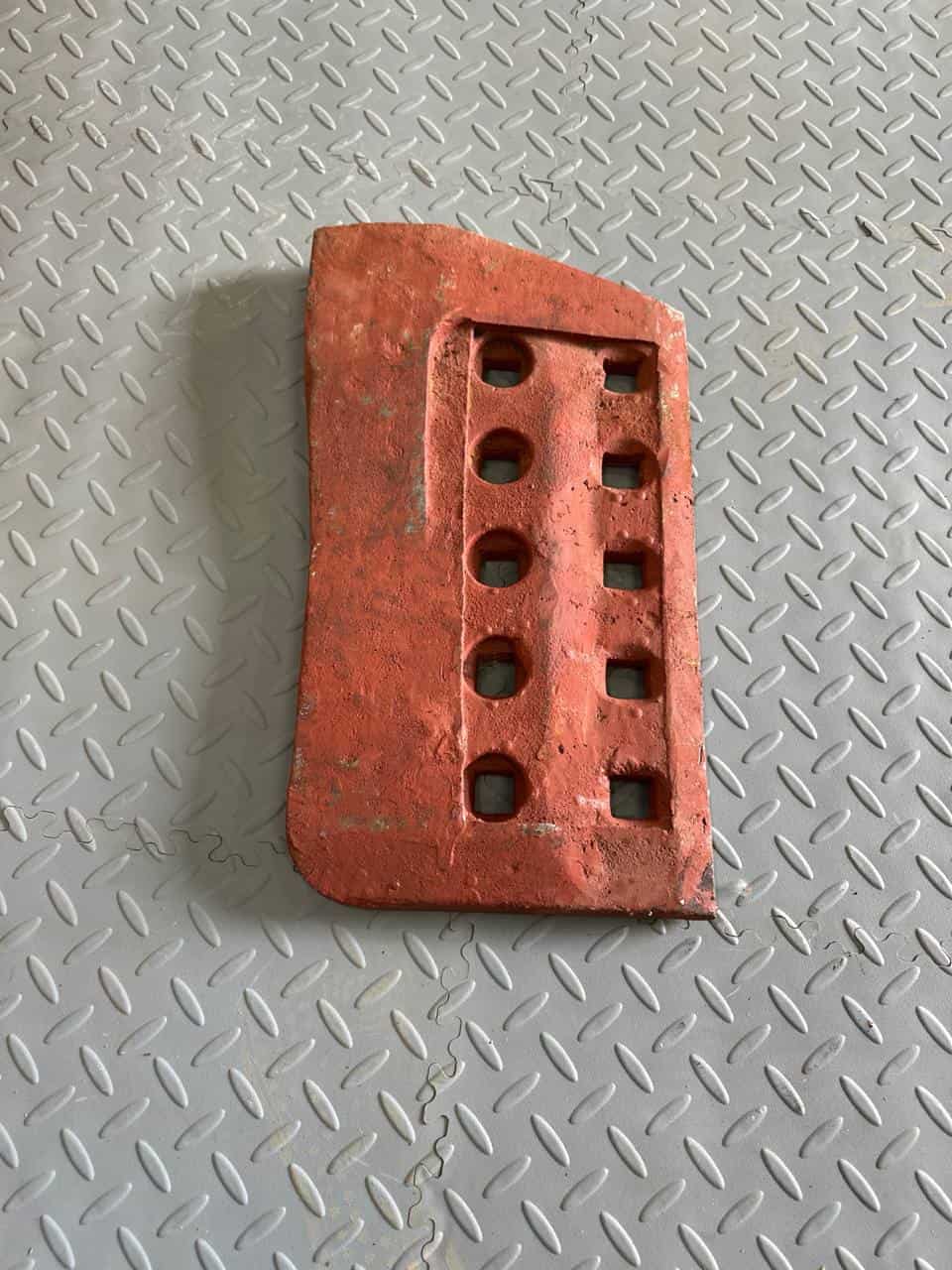 Нож боковой правый А130.34.14.001(10 отв) 450х45х260