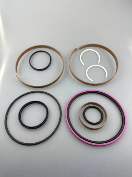 Ремкомплект гидроцилиндра ковша для Амкодор 352 (180х80 немецкие уплотнения)