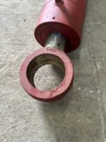 Гидроцилиндр ковша ТО-18Б.06.03.000 без ШСЛ