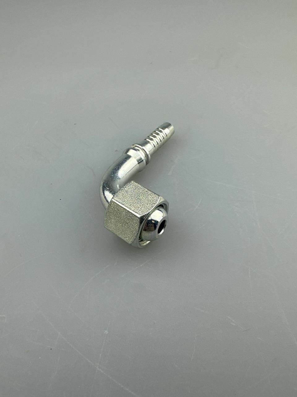 Фитинг DK М20x1.5 dn10 (90)