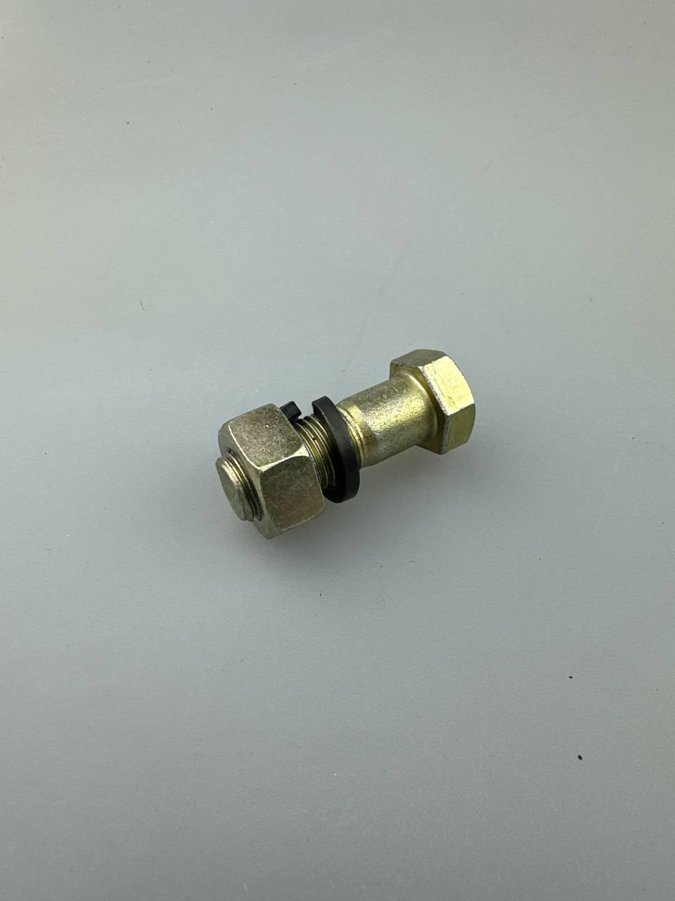 Болт карданный М14х1,5-40 (с гайкой и гровером)