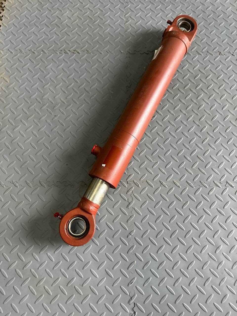 Гидроцилиндр рулевой ТО-18А.08.03.000 80х56х400 усиленный