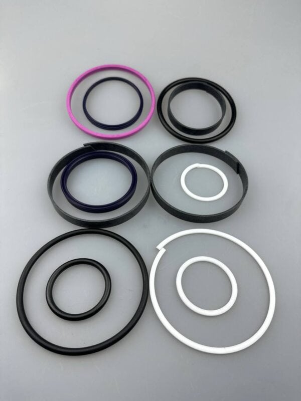 Ремкомплект гидроцилиндра стрелы для ТО-28 (125х80 немецкие уплотнения)