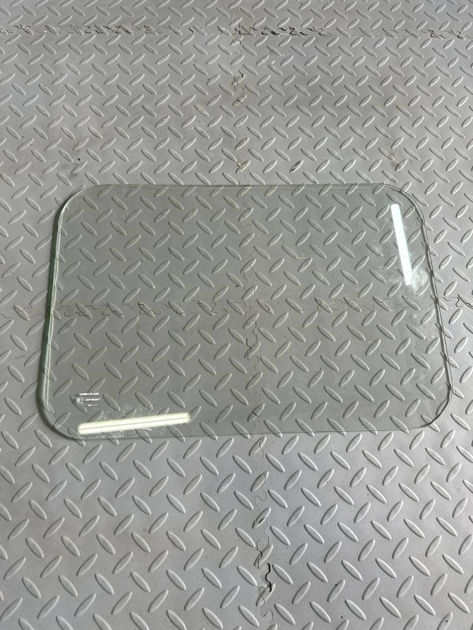 Стекло дверное нижнее 362х535