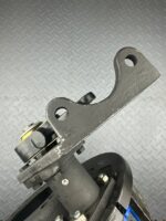 Тормоз правый ТО-33.05.15.140 в сборе