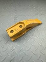 Зуб ковша 1462201M3 Terex