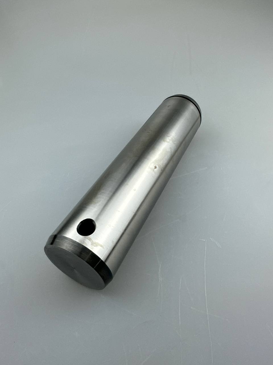 Палец передней стрелы JCB 811/90473, 811/10111