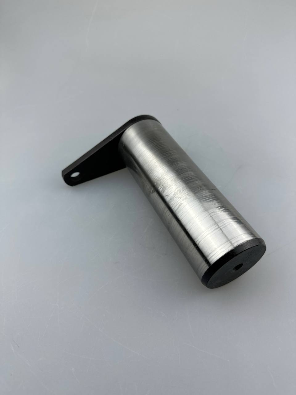 Палец (нижний,каретка-пов.колонка) Terex 6111415М91/3521373М93