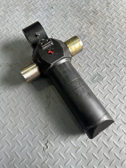 Гидроцилиндр поворота стрелы Terex 1H0021/1TH0036/6111073M91