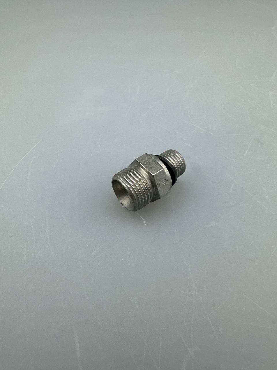 Адаптер DKOL18х1,5(штуцер)-BSP1/4(штуцер)