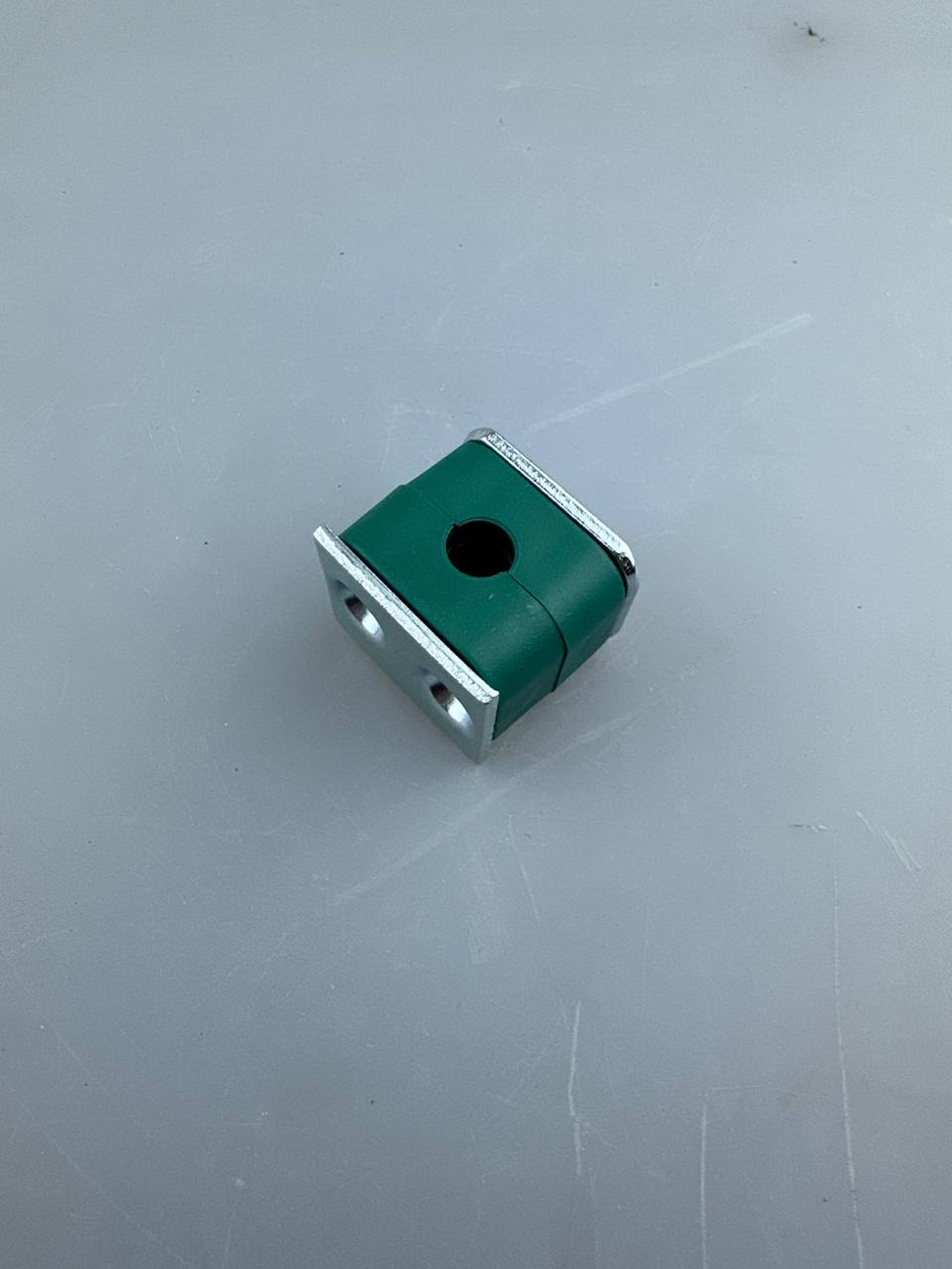 Крепеж для труб одинарный 10 (комплект)