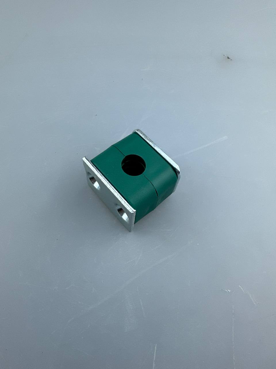 Крепеж для труб одинарный 14 (комплект)