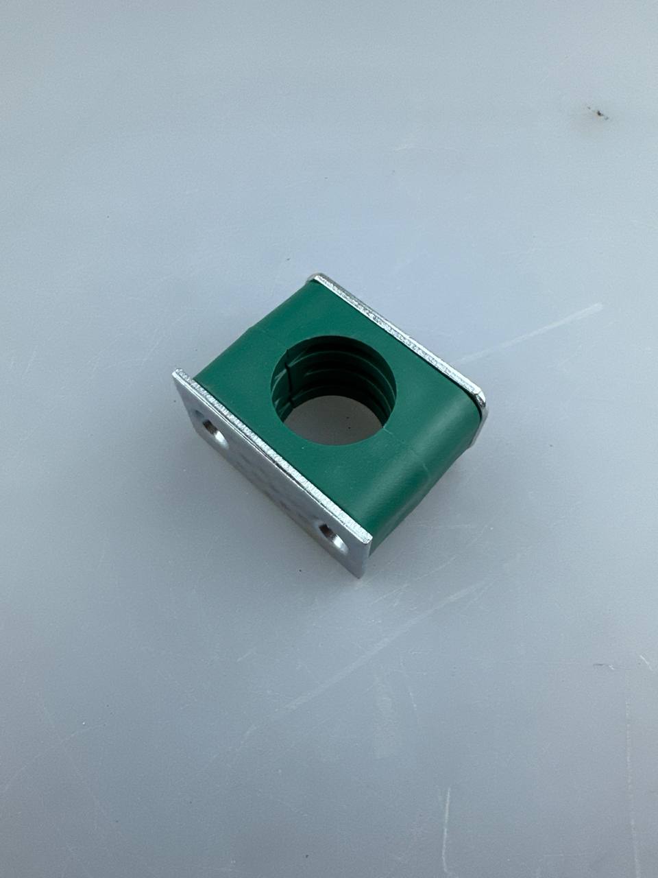 Крепеж для труб одинарный 30 (комплект)