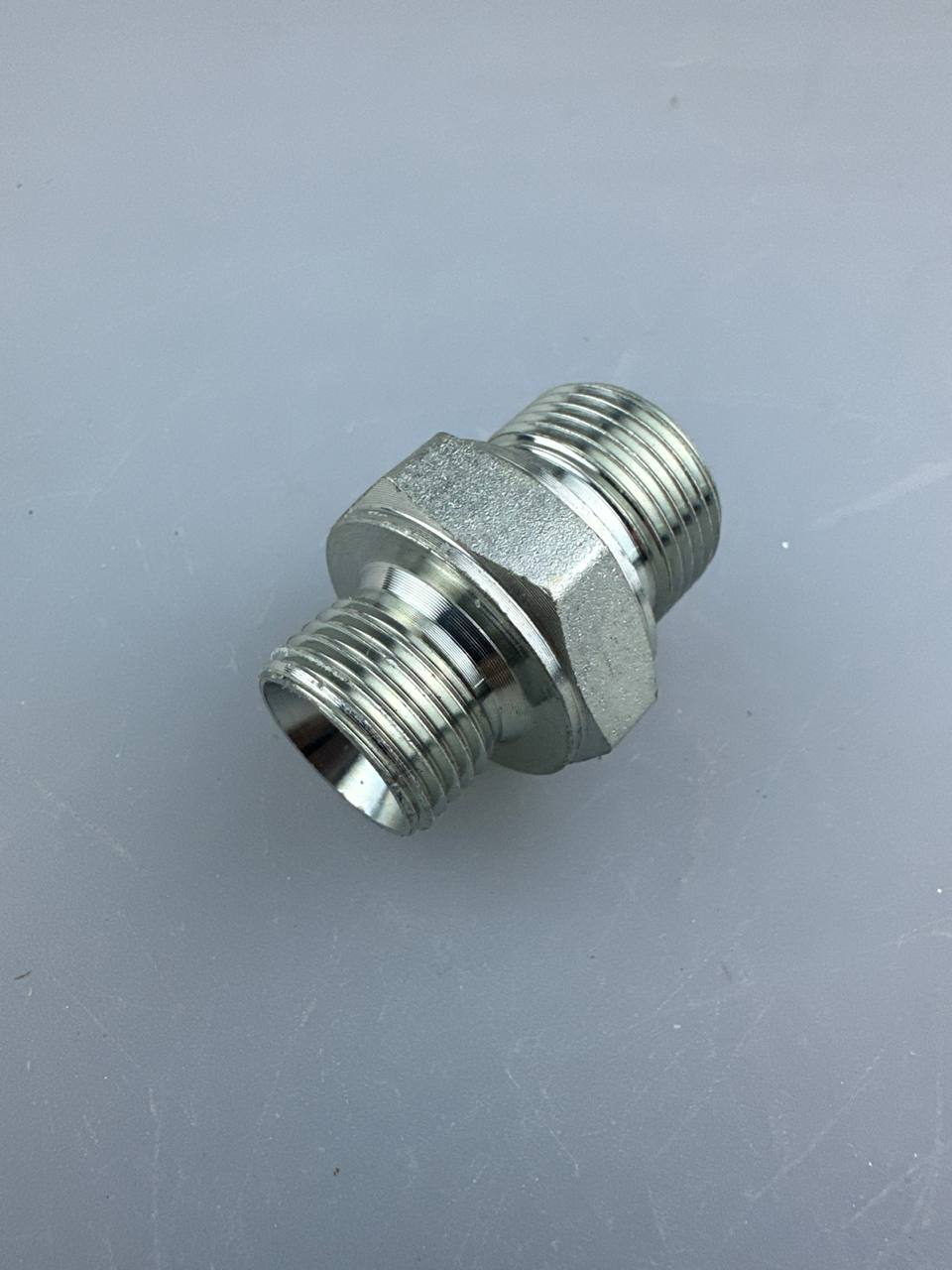 Адаптер DKM18х1,5(штуцер)-DKM22х1,5(штуцер)