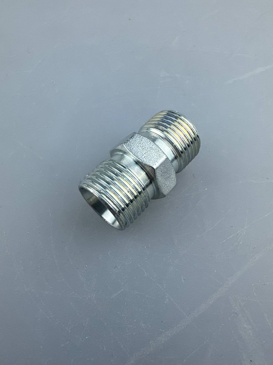 Адаптер DKOL18х1,5(штуцер)-DKOL18х1,5(штуцер)