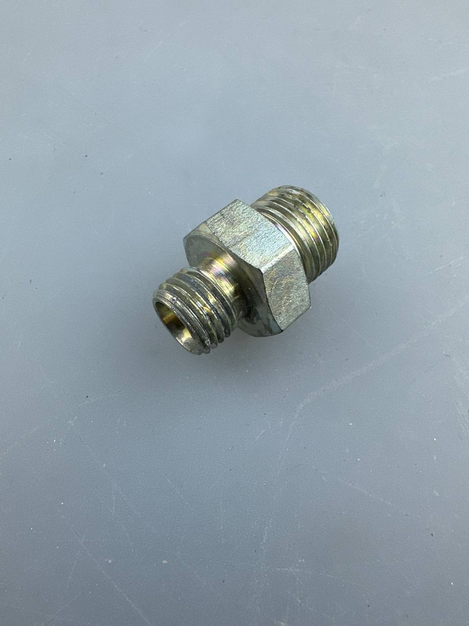 Адаптер DKOL18x1,5(штуцер)-DKOL14x1,5(штуцер)