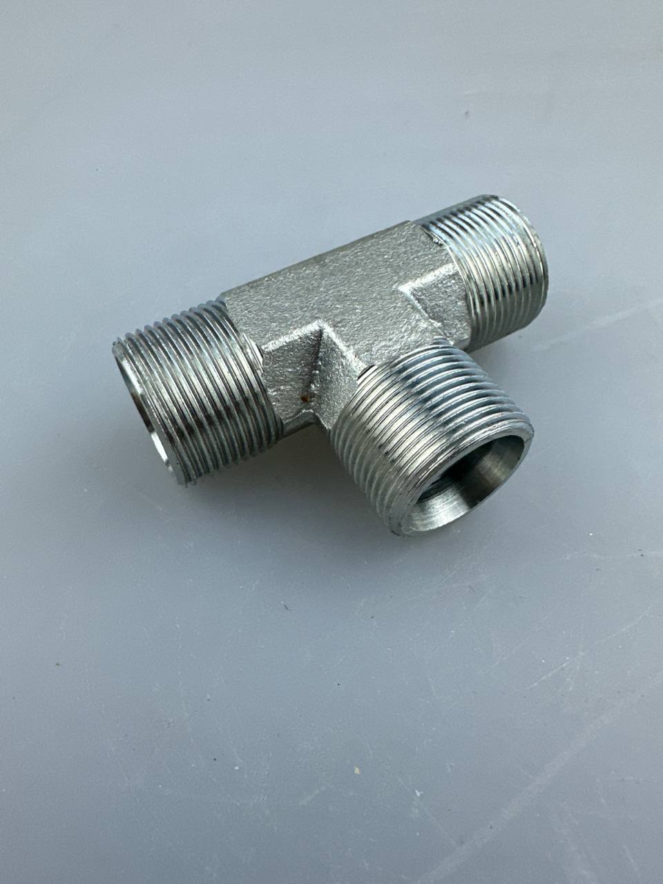 Тройник DKOL26х1,5(штуцер)-DKOL26х1,5(штуцер)-DKOL26х1,5(штуцер)