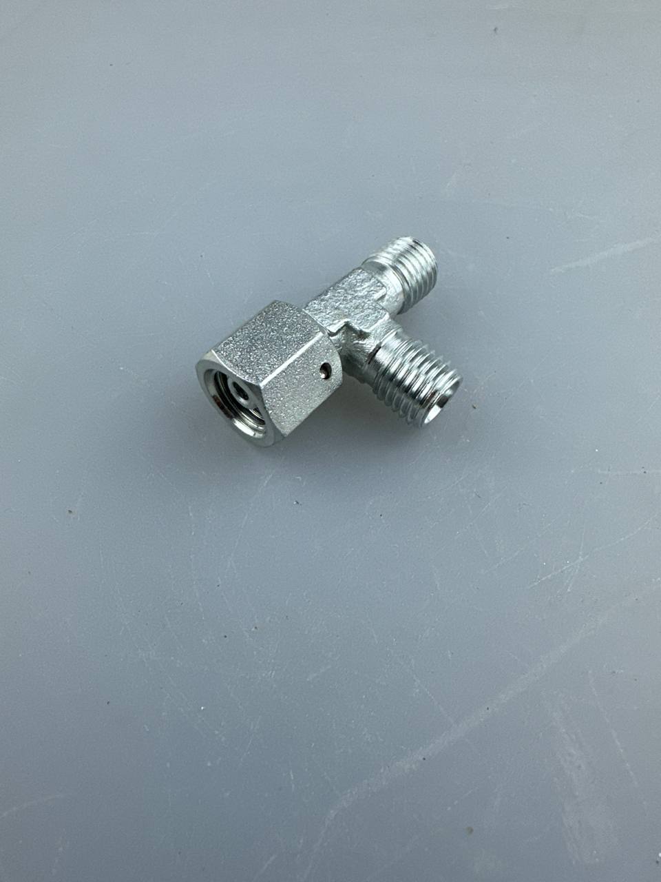 Тройник DKOL12x1,5(гайка)-DKOL12x1,5(штуцер)-DKOL12x1,5(штуцер)