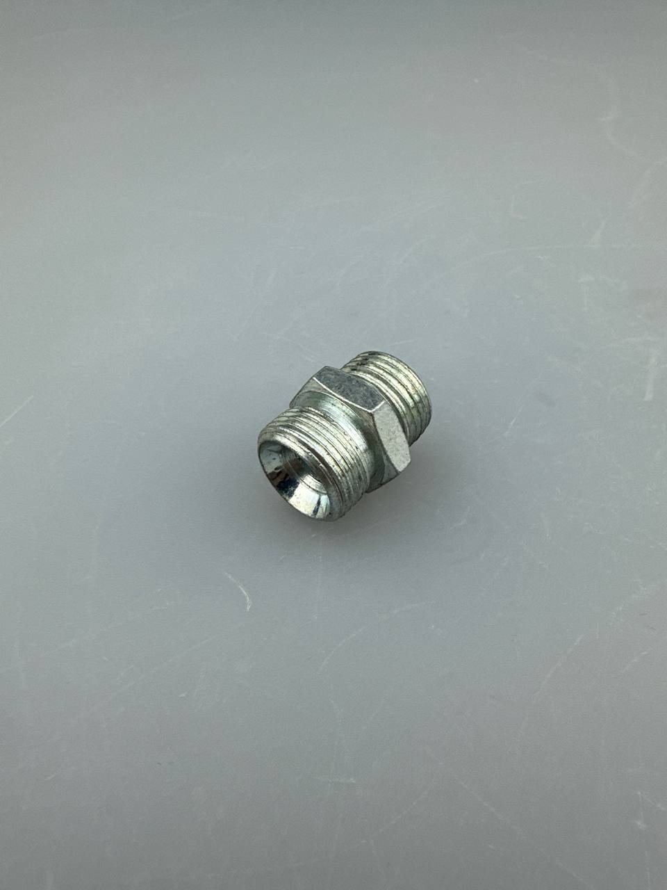 Адаптер DKM22х1,5(штуцер)-BSP1/2(штуцер)