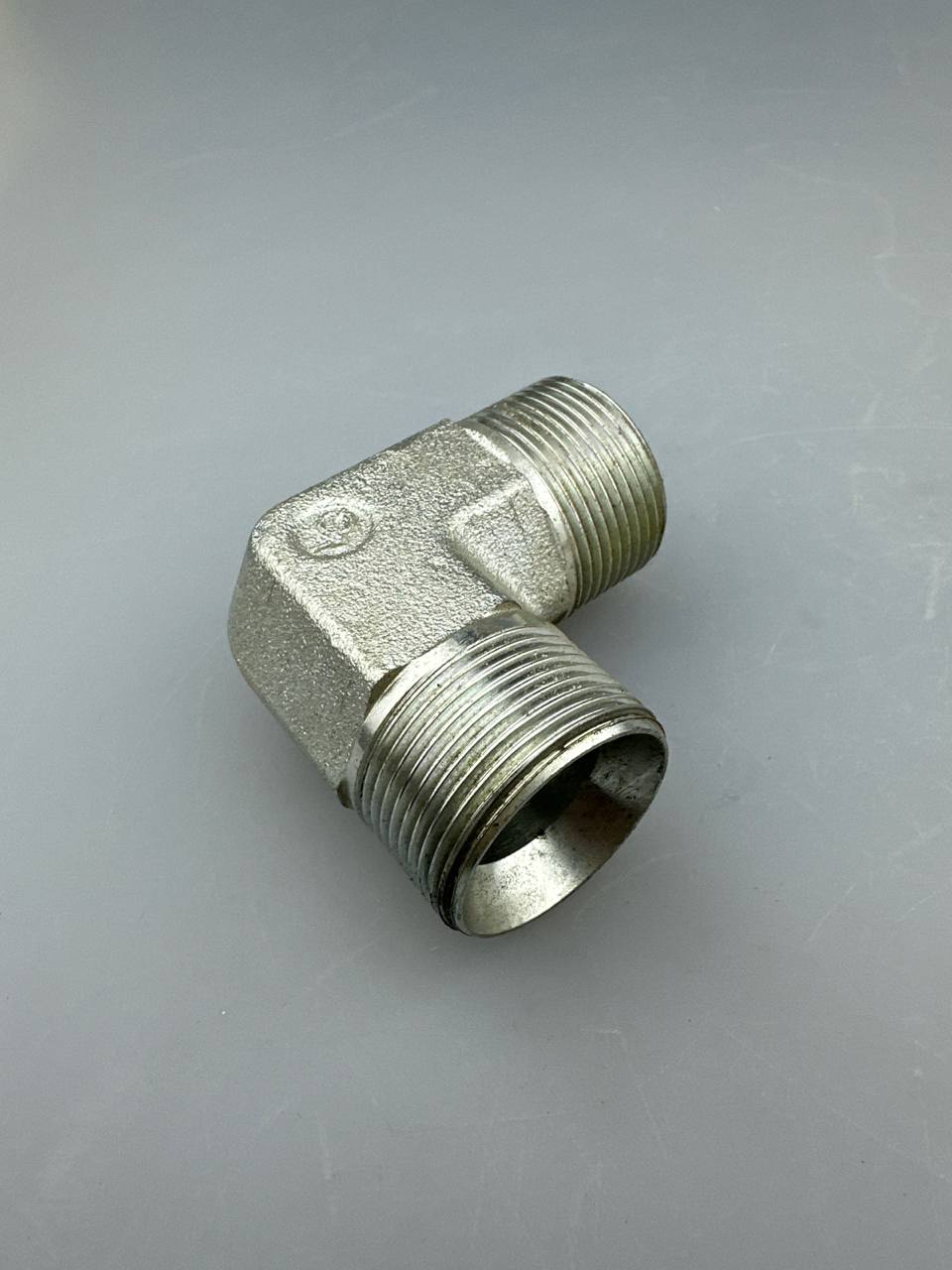 Адаптер угловой BSP1.1/4(штуцер)-BSP1.1/4(штуцер)90